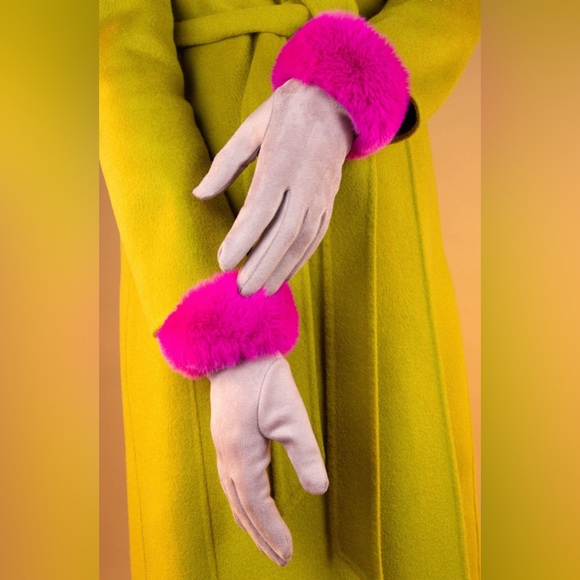Powder Designs UK Bettina Lilac & Fuchsia Gloves Faux Fur - Picture 2 of 10